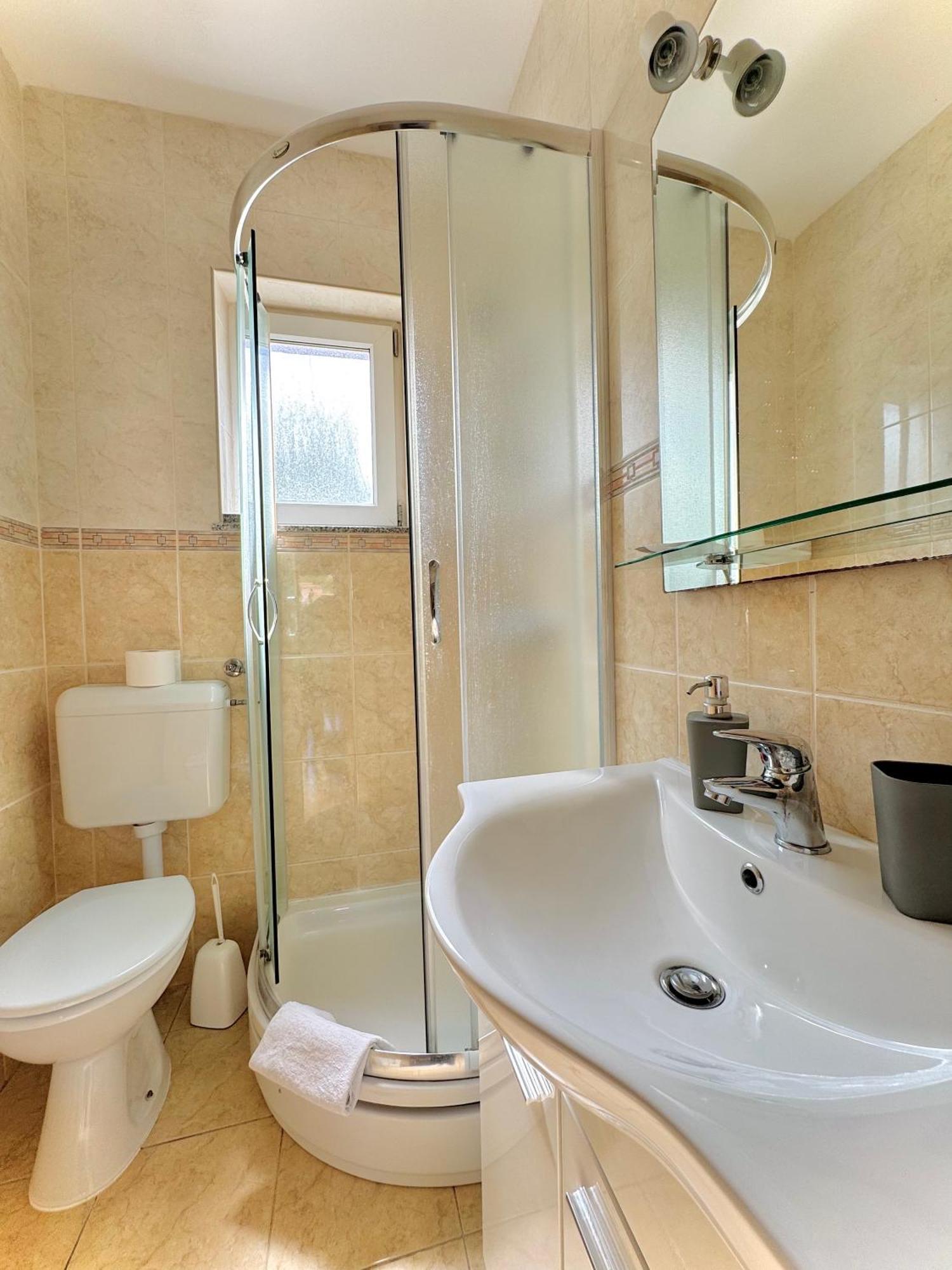 דראגה Apartments Elvira מראה חיצוני תמונה