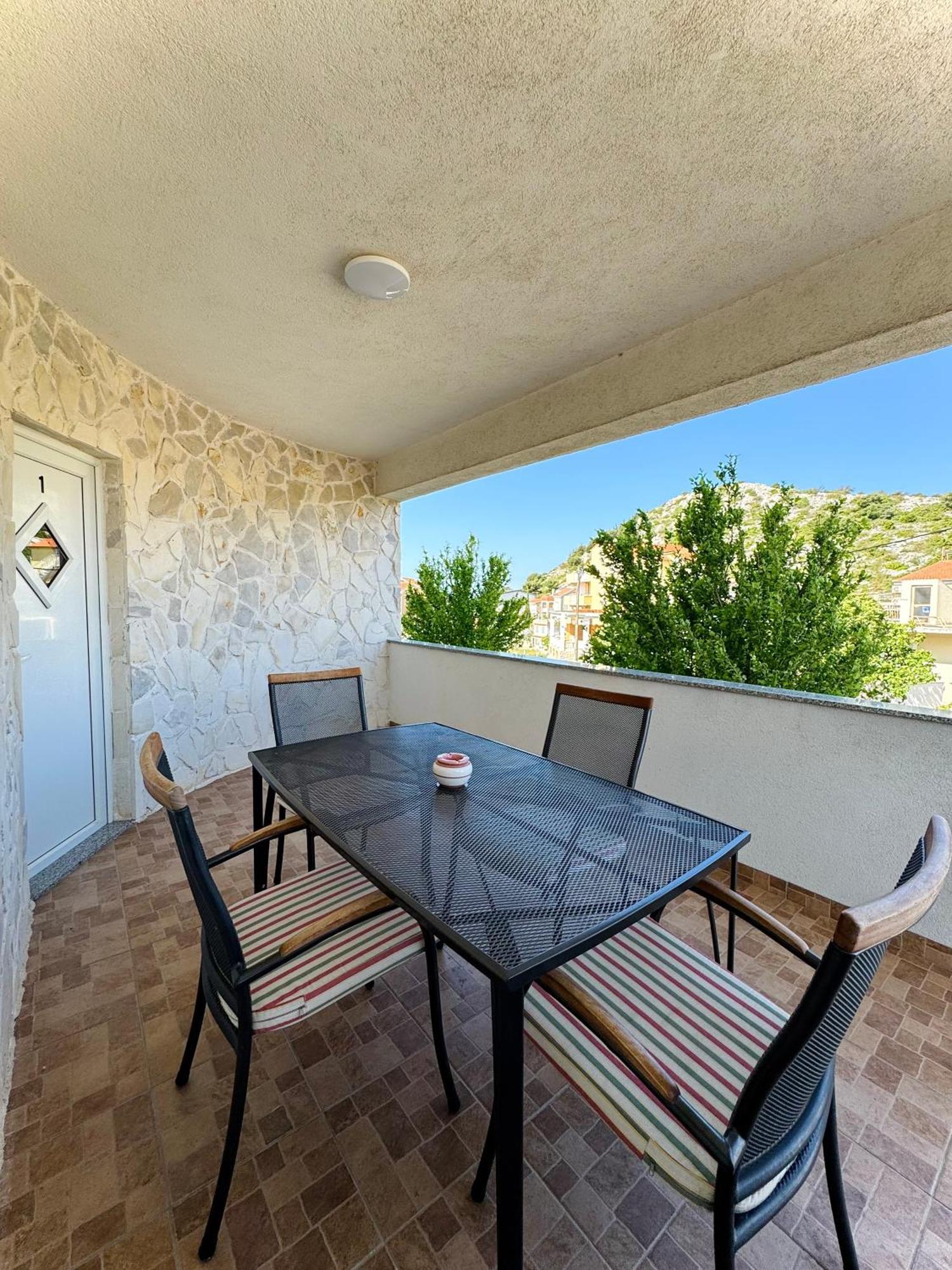 דראגה Apartments Elvira מראה חיצוני תמונה
